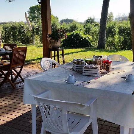 ポメツィア La Finestra Sul Cortile Bed & Breakfast エクステリア 写真
