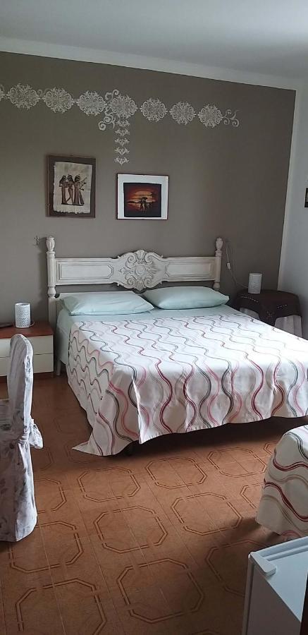 ポメツィア La Finestra Sul Cortile Bed & Breakfast エクステリア 写真