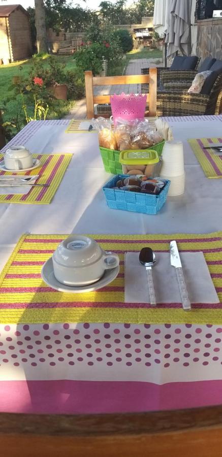 ポメツィア La Finestra Sul Cortile Bed & Breakfast エクステリア 写真