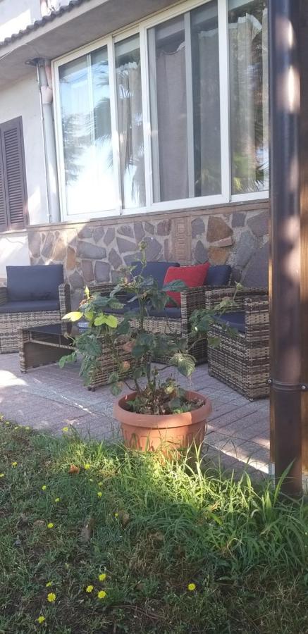 ポメツィア La Finestra Sul Cortile Bed & Breakfast エクステリア 写真