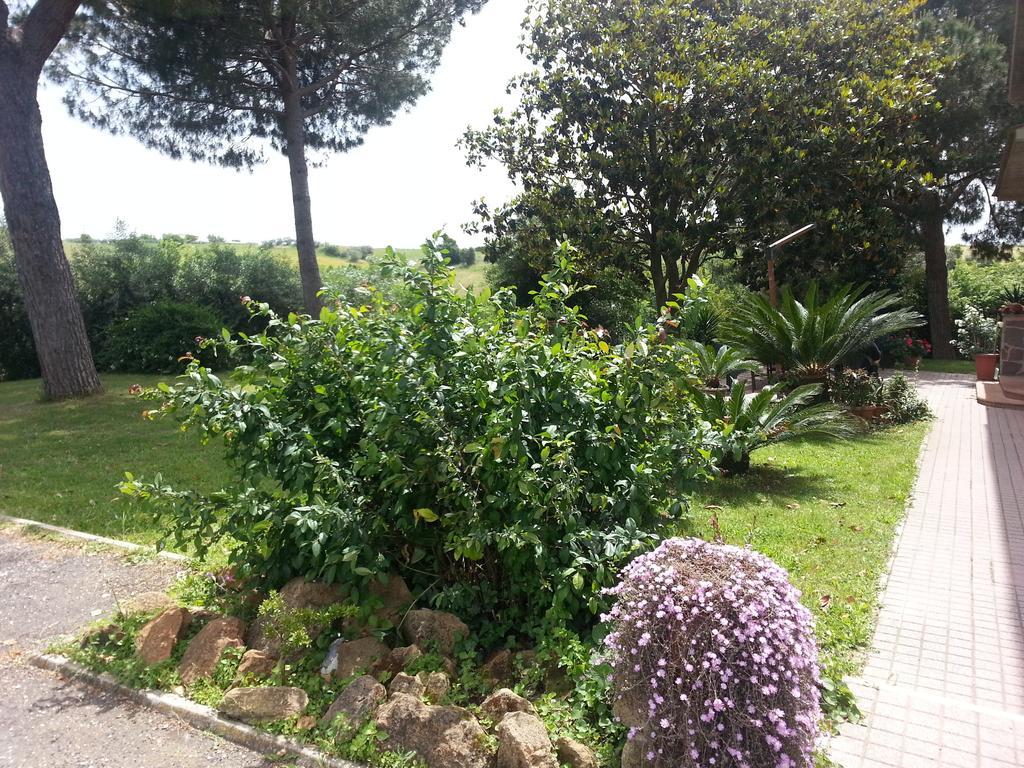 ポメツィア La Finestra Sul Cortile Bed & Breakfast エクステリア 写真