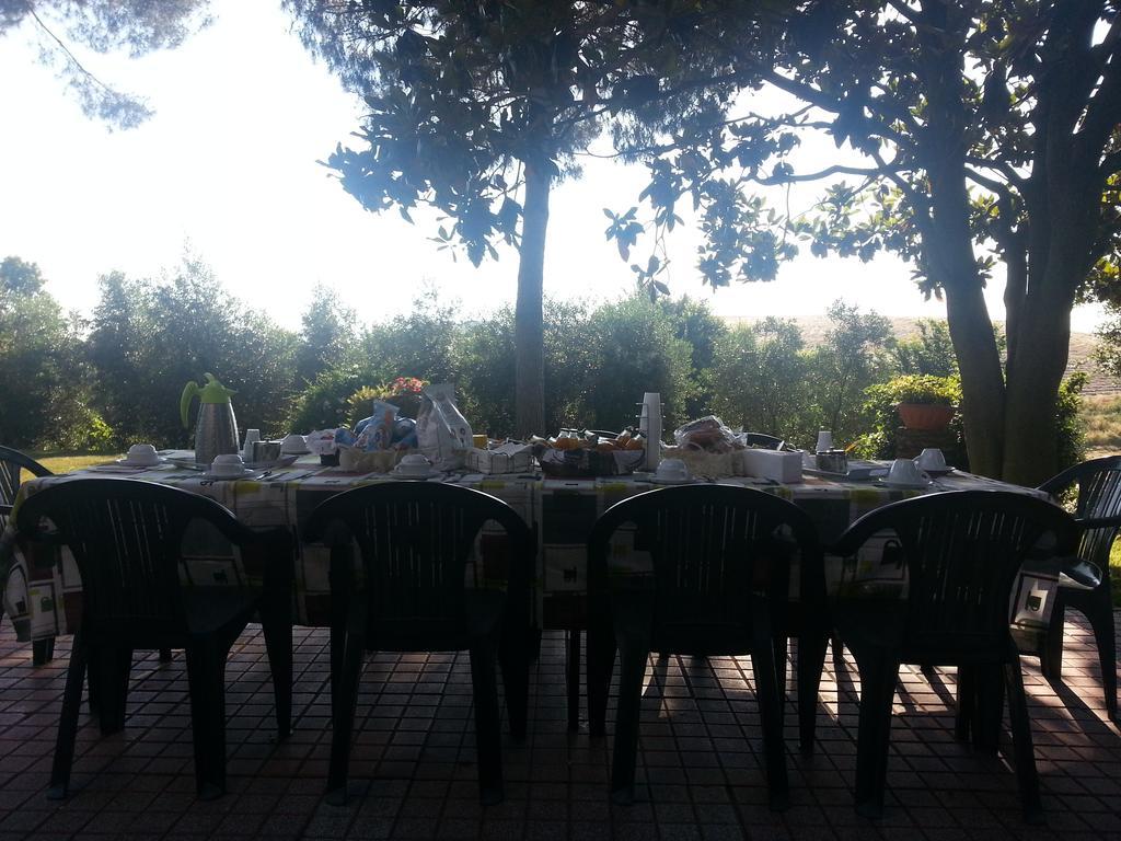 ポメツィア La Finestra Sul Cortile Bed & Breakfast エクステリア 写真
