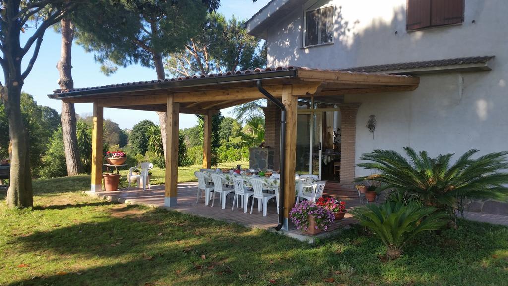 ポメツィア La Finestra Sul Cortile Bed & Breakfast エクステリア 写真