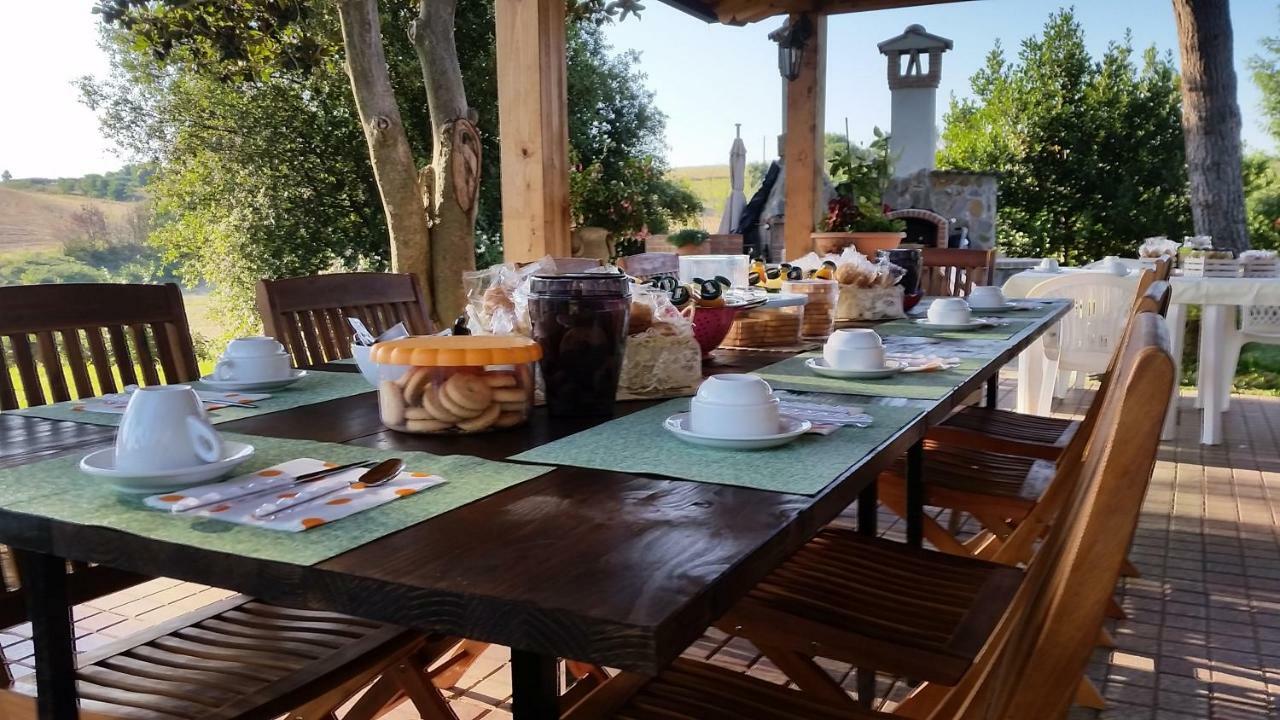 ポメツィア La Finestra Sul Cortile Bed & Breakfast エクステリア 写真